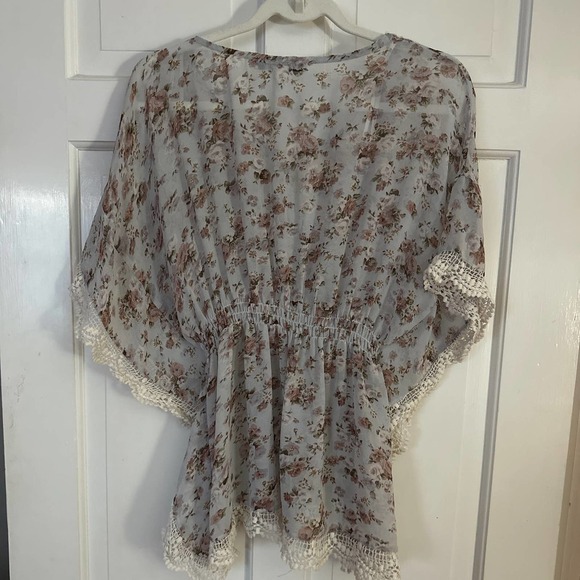 Forever 21 blouse - Picture 3 of 3